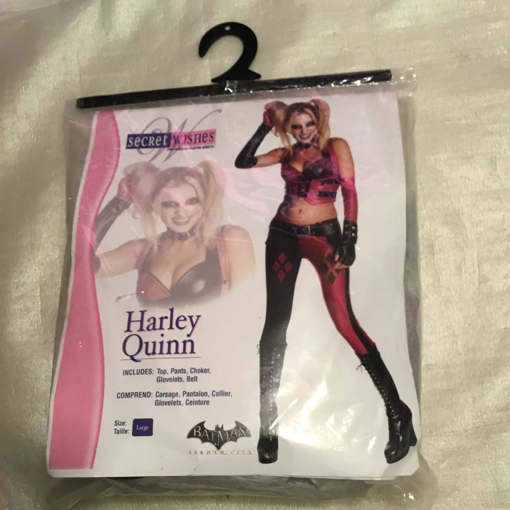 Secret Wishes Harley Quinn costume from Batman Arkham City size large